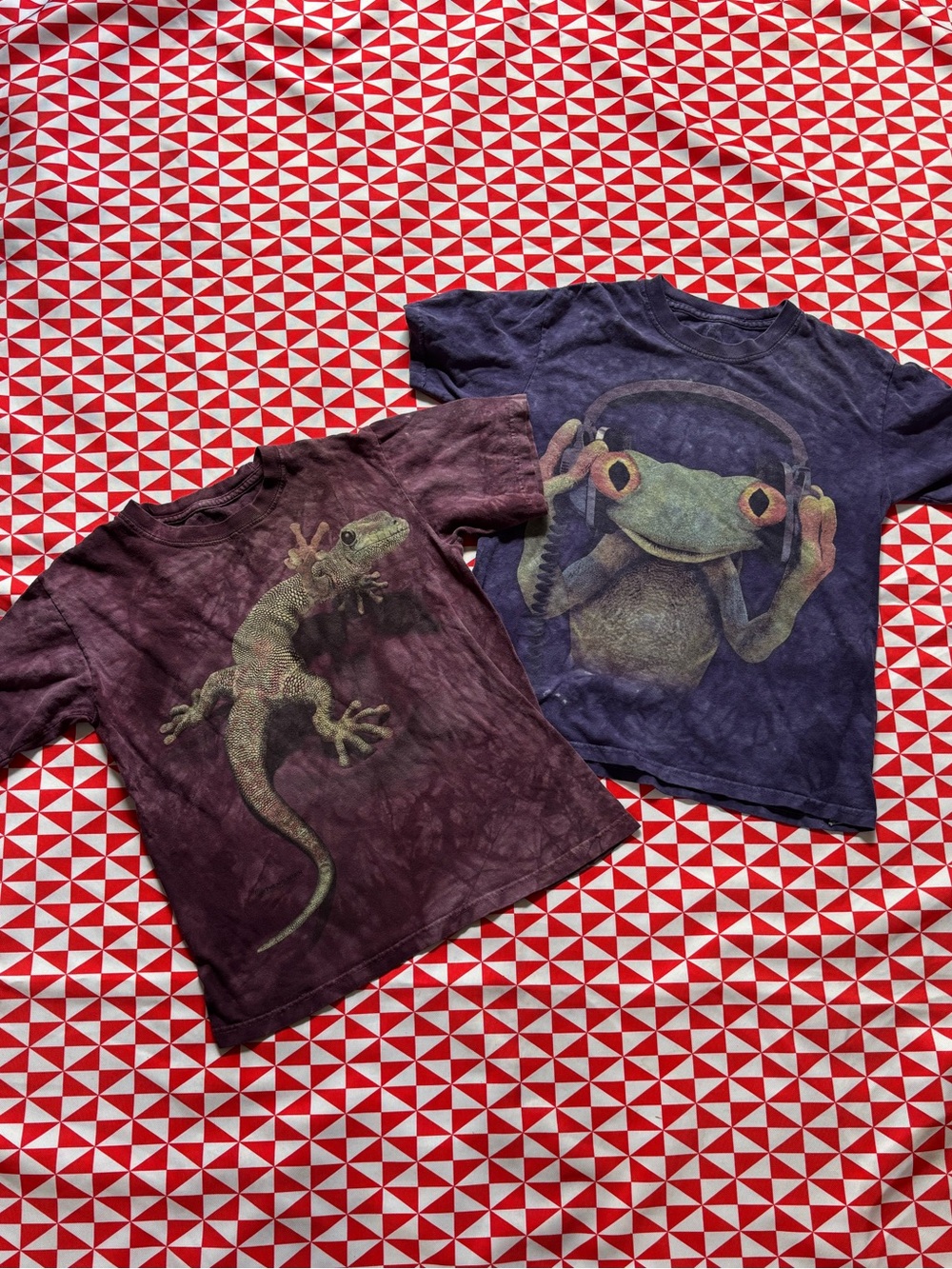 Size medium youth tyedye lizard gecko shirts